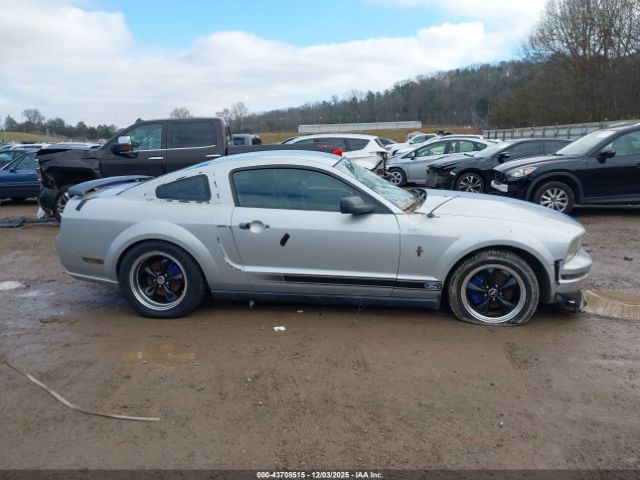 Ford Mustang Image 11