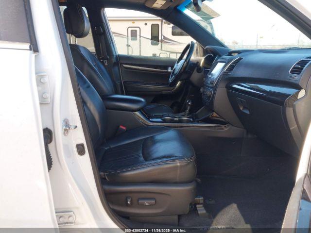 Kia Sorento Limited V6 Image 9