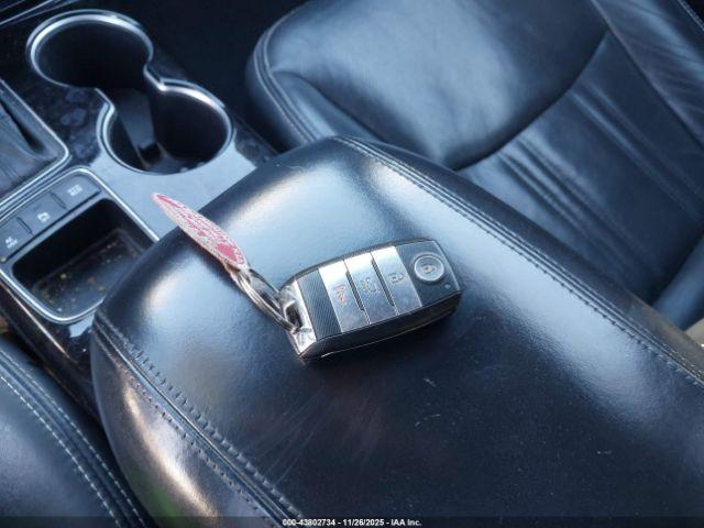 Kia Sorento Limited V6 Image 11