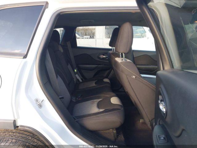 Jeep Cherokee Sport Fwd Image 6