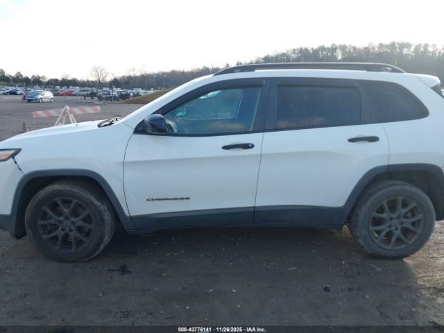 Jeep Cherokee Sport Fwd Image 11
