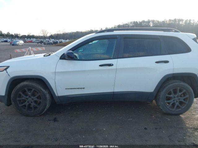 Jeep Cherokee Sport Fwd Image 11