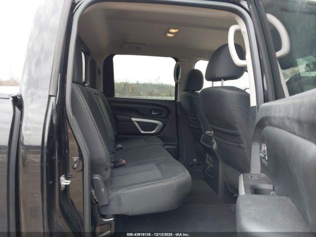 Nissan Titan Sv Gas Image 2