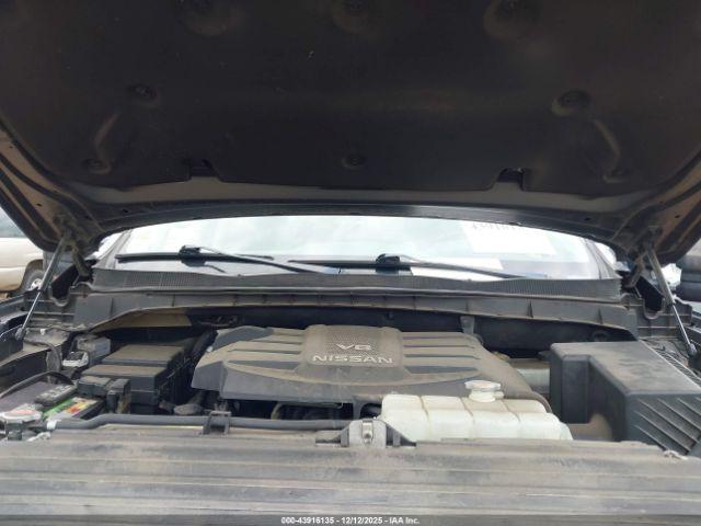 Nissan Titan Sv Gas Image 16