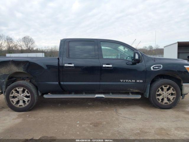 Nissan Titan Sv Gas Image 15