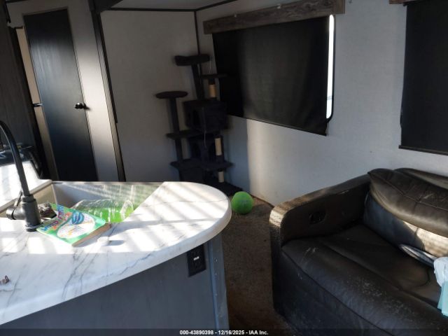 Aspen Camper Trlr Image 6