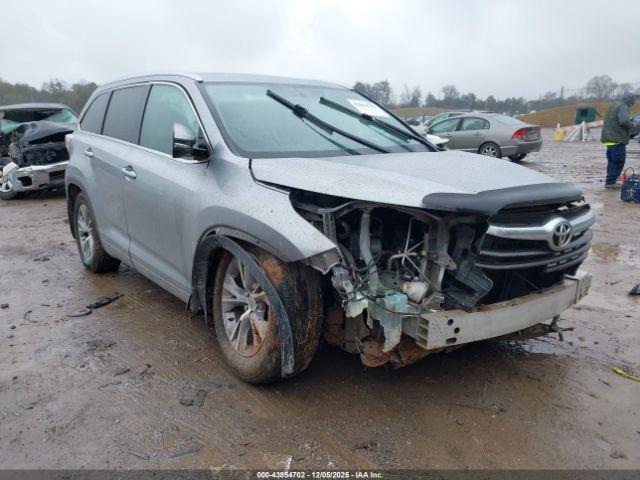  Salvage Toyota Highlander