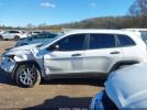 Jeep Cherokee Sport 4x4 Image 11