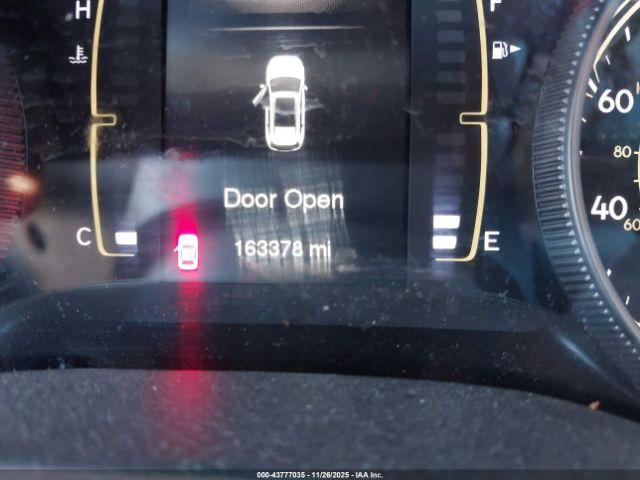 Jeep Cherokee Sport 4x4 Image 15