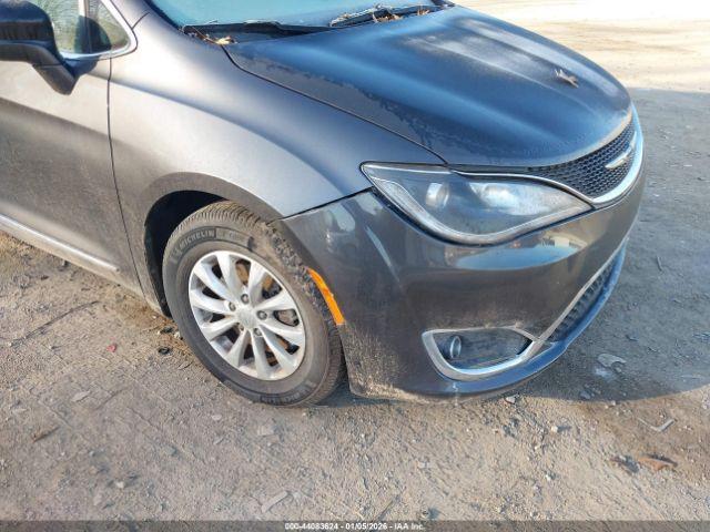 Chrysler Pacifica Touring-l Image 8