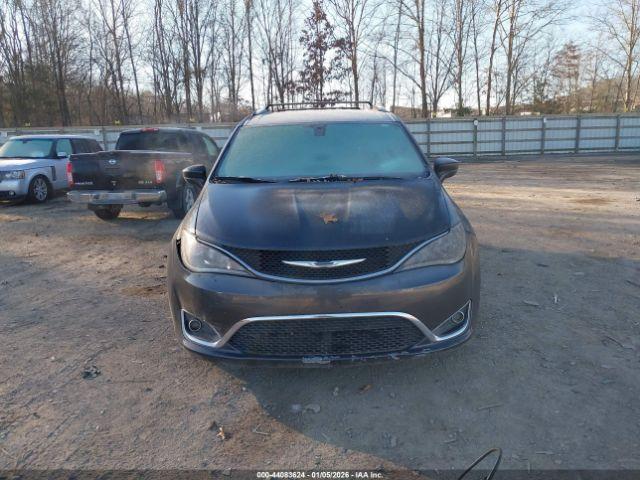 Chrysler Pacifica Touring-l Image 14