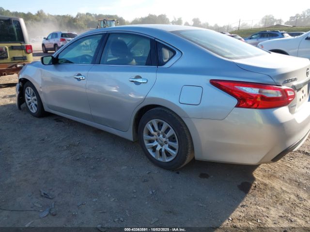 Nissan Altima Image 2