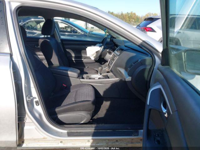 Nissan Altima Image 4