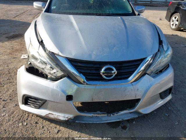 Nissan Altima Image 11