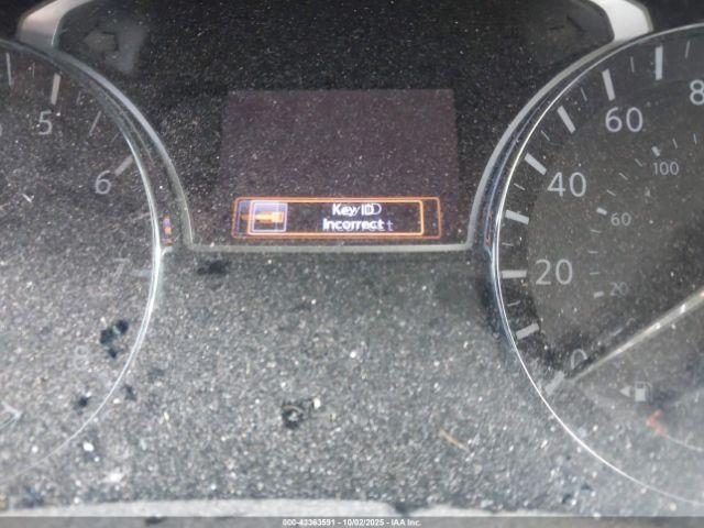 Nissan Altima Image 10