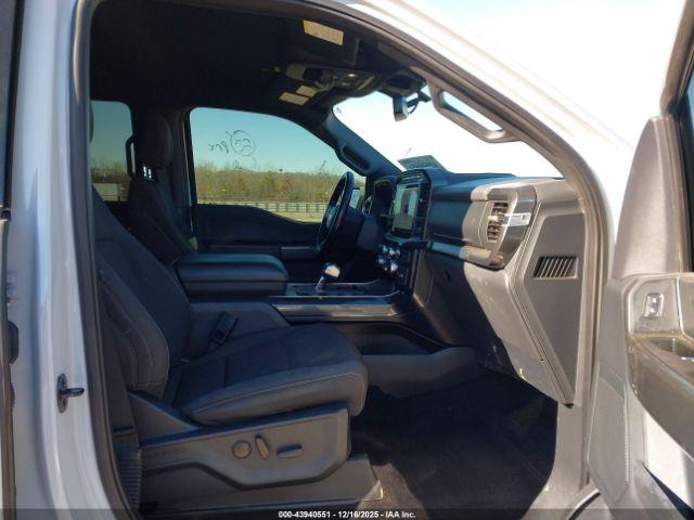 Ford F-150 Xlt Image 13