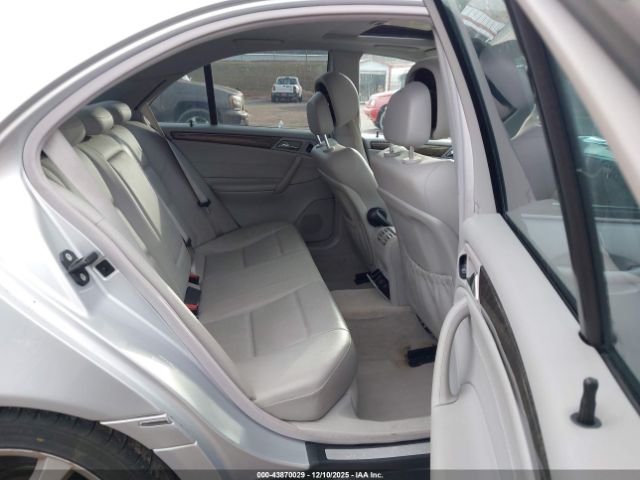 Mercedes-Benz C-Class Sport Image 3