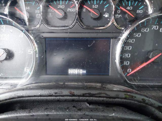 Chevrolet Suburban Lt Image 9