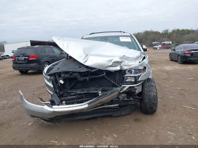 Chevrolet Suburban Lt Image 3