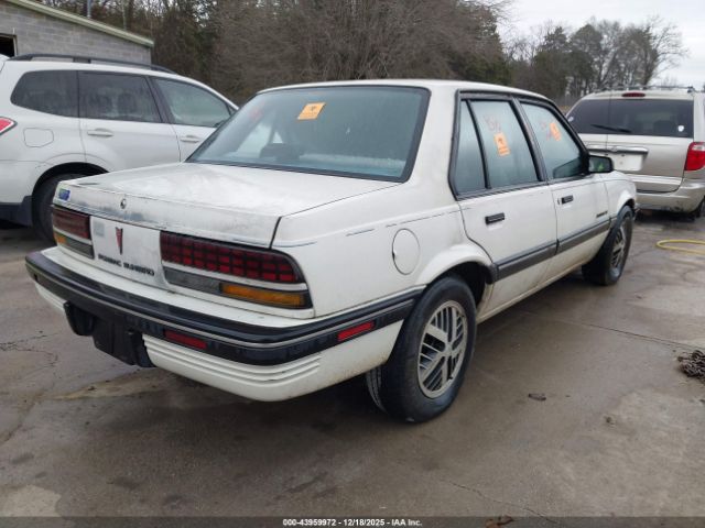 Pontiac Sunbird Le Image 2