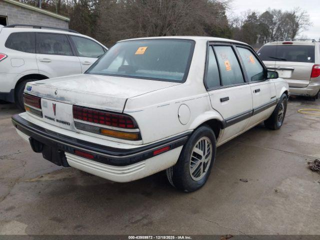 Pontiac Sunbird Le Image 2