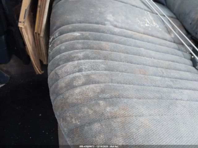 Pontiac Sunbird Le Image 3