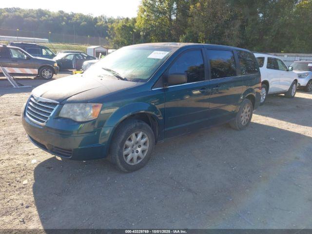 Chrysler Town & Country Lx Image 2
