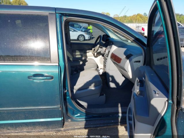 Chrysler Town & Country Lx Image 10