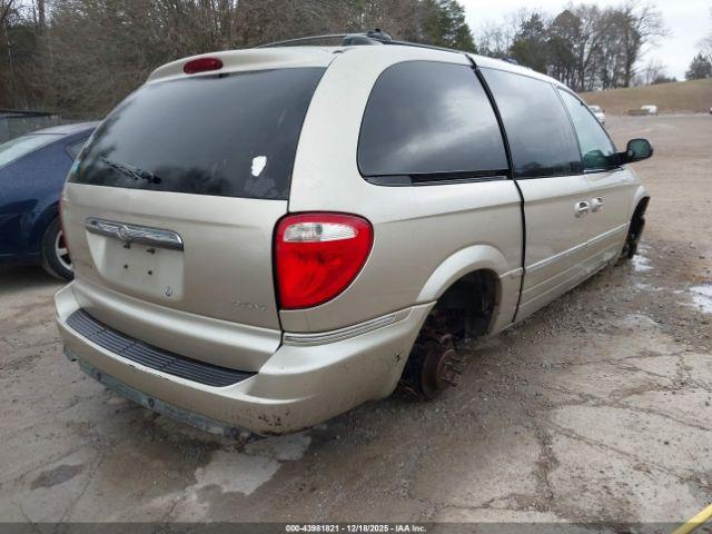 Chrysler Town & Country Touring Image 4