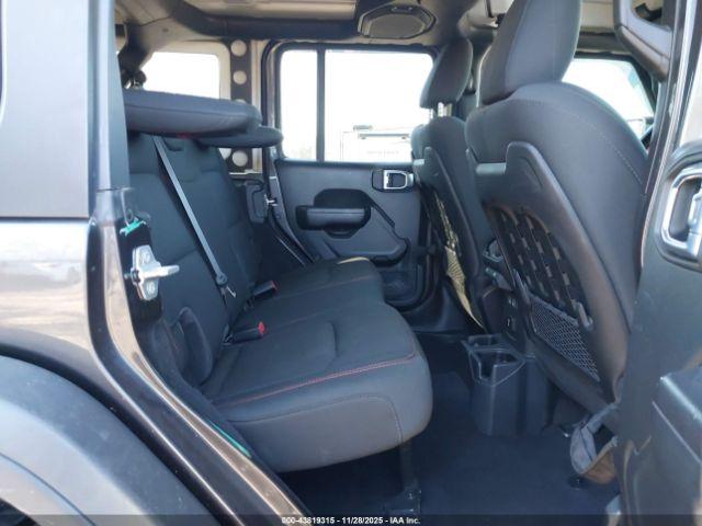 Jeep Wrangler Rubicon 4x4 Image 9