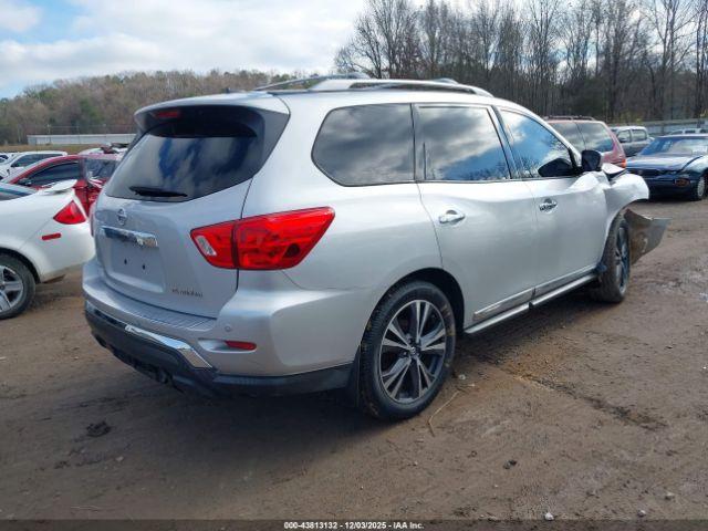 Nissan Pathfinder Platinum Image 12