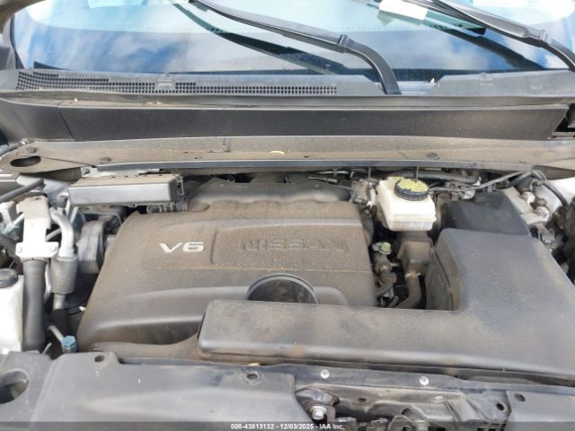 Nissan Pathfinder Platinum Image 3