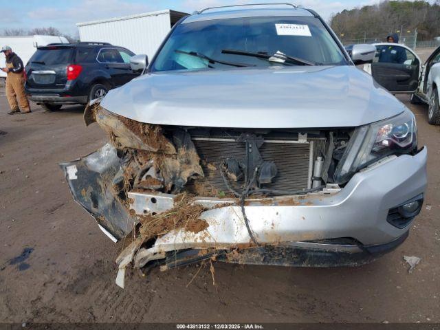 Nissan Pathfinder Platinum Image 7