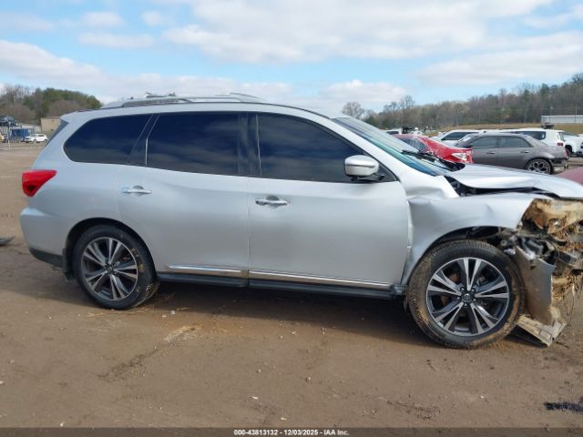 Nissan Pathfinder Platinum Image 15