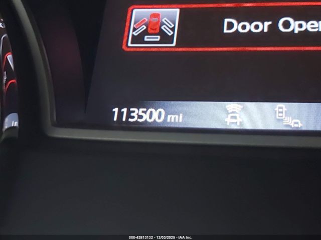 Nissan Pathfinder Platinum Image 9