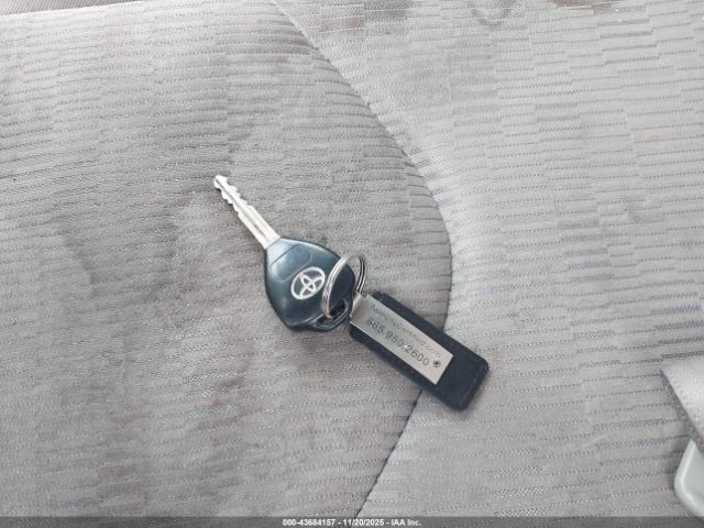 Toyota RAV4 Image 16