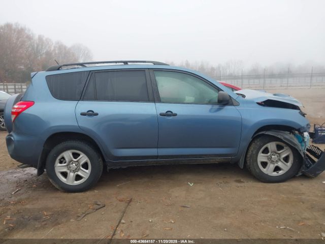 Toyota RAV4 Image 11