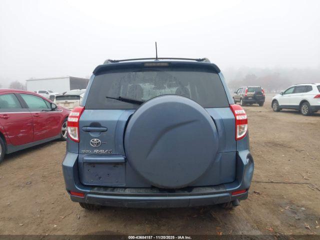 Toyota RAV4 Image 14