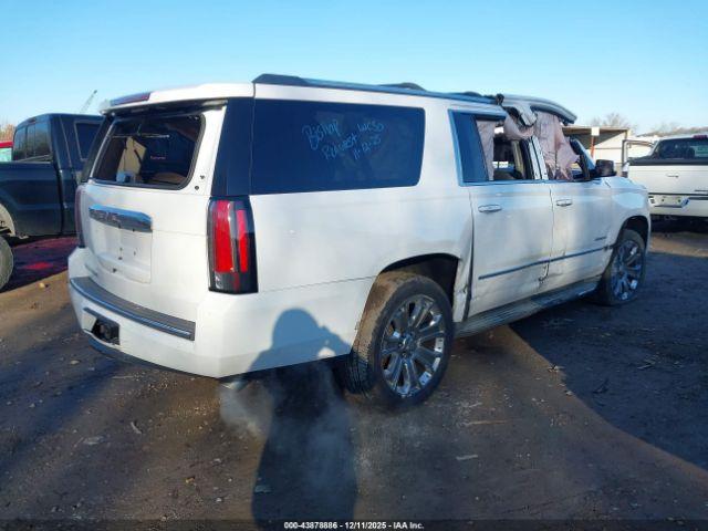 GMC Yukon Denali Image 6