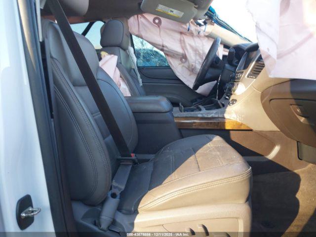 GMC Yukon Denali Image 7