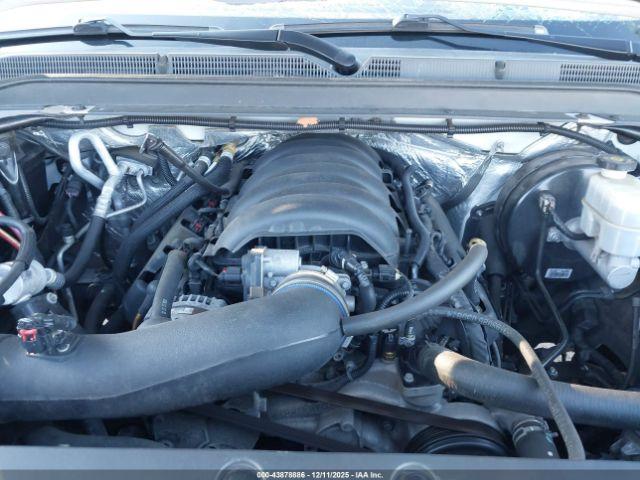 GMC Yukon Denali Image 12