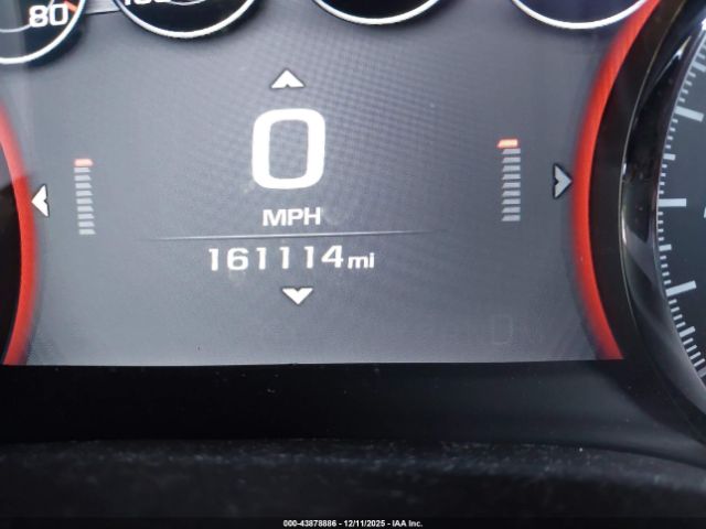 GMC Yukon Denali Image 16