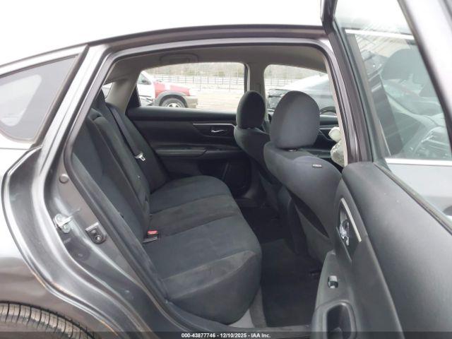 Nissan Altima 2.5 Sv Image 9