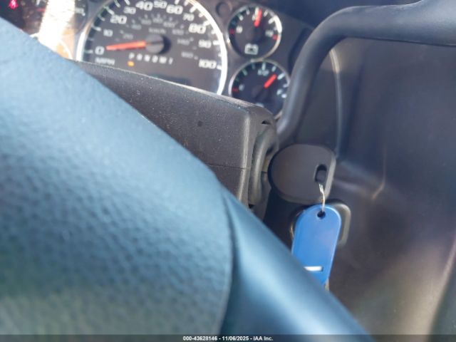 Chevrolet Express 4500 Image 9