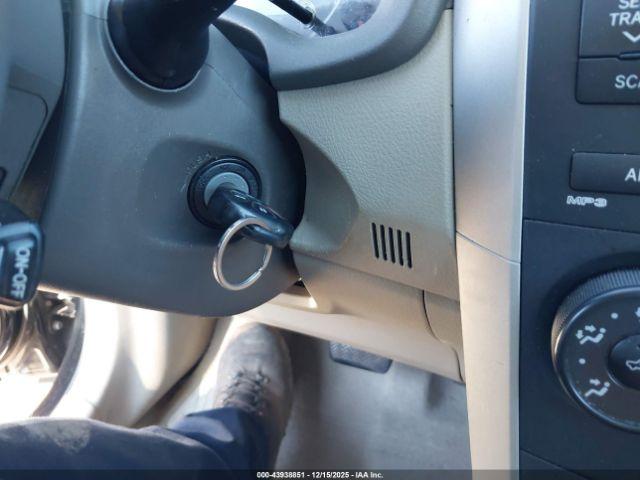 Toyota Corolla Le Image 9