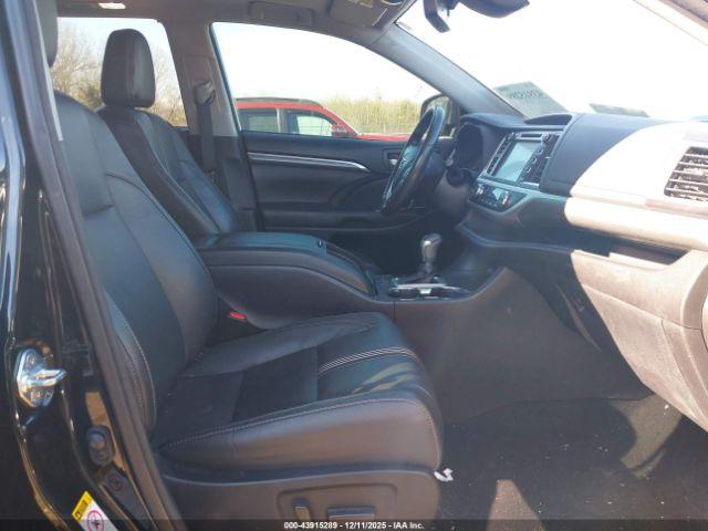 Toyota Highlander Se Image 14