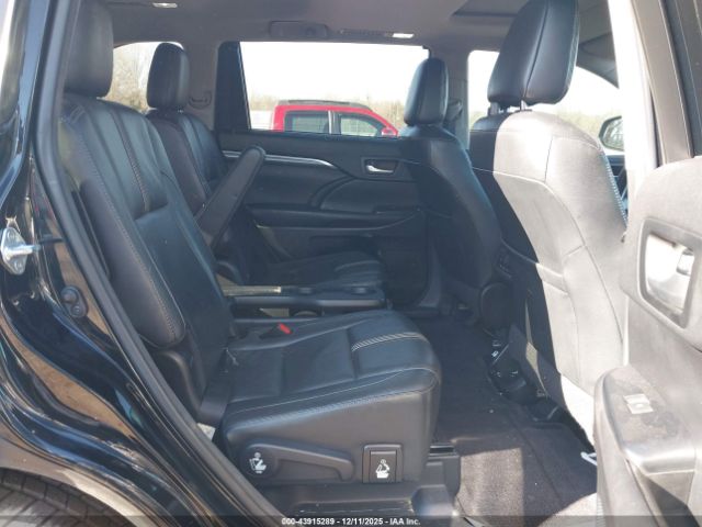 Toyota Highlander Se Image 4