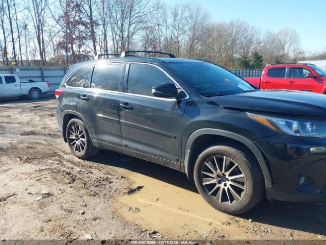 Toyota Highlander Se Image 15