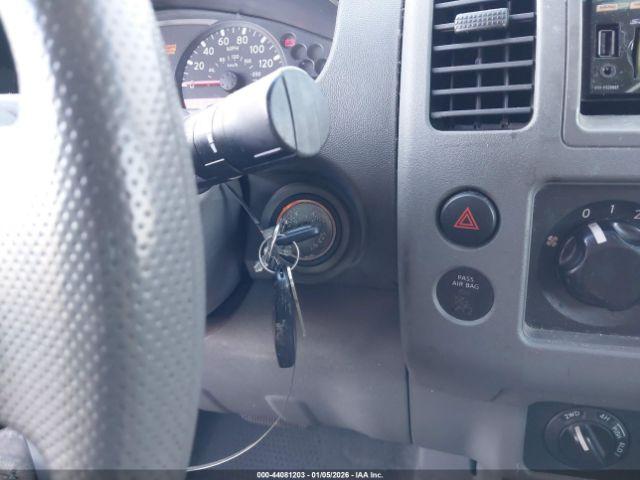 Nissan Frontier Se Image 11