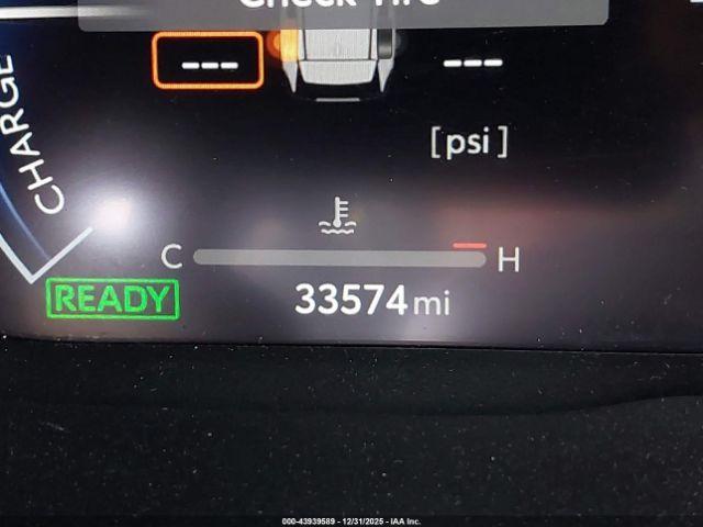 Toyota RAV4 Xse Image 11